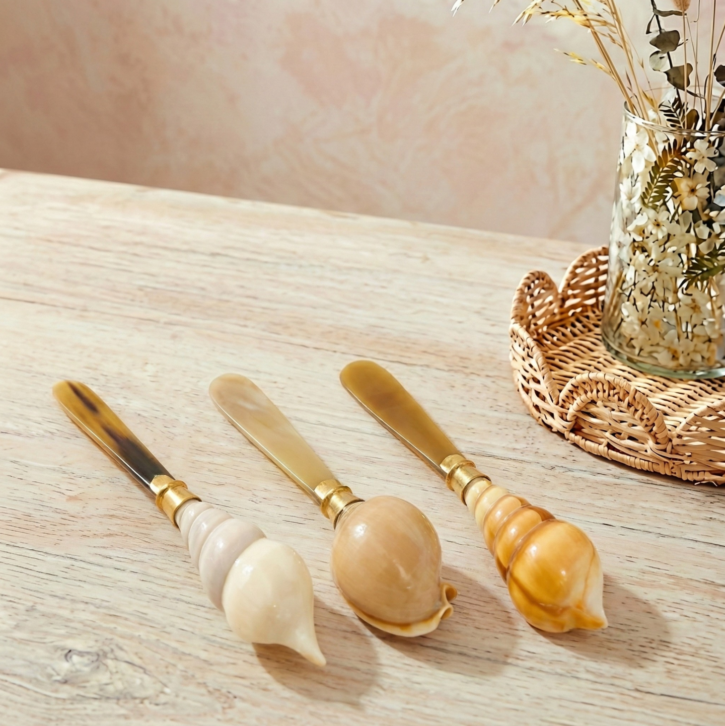 Horn and Seashell Spreaders, Set of 3