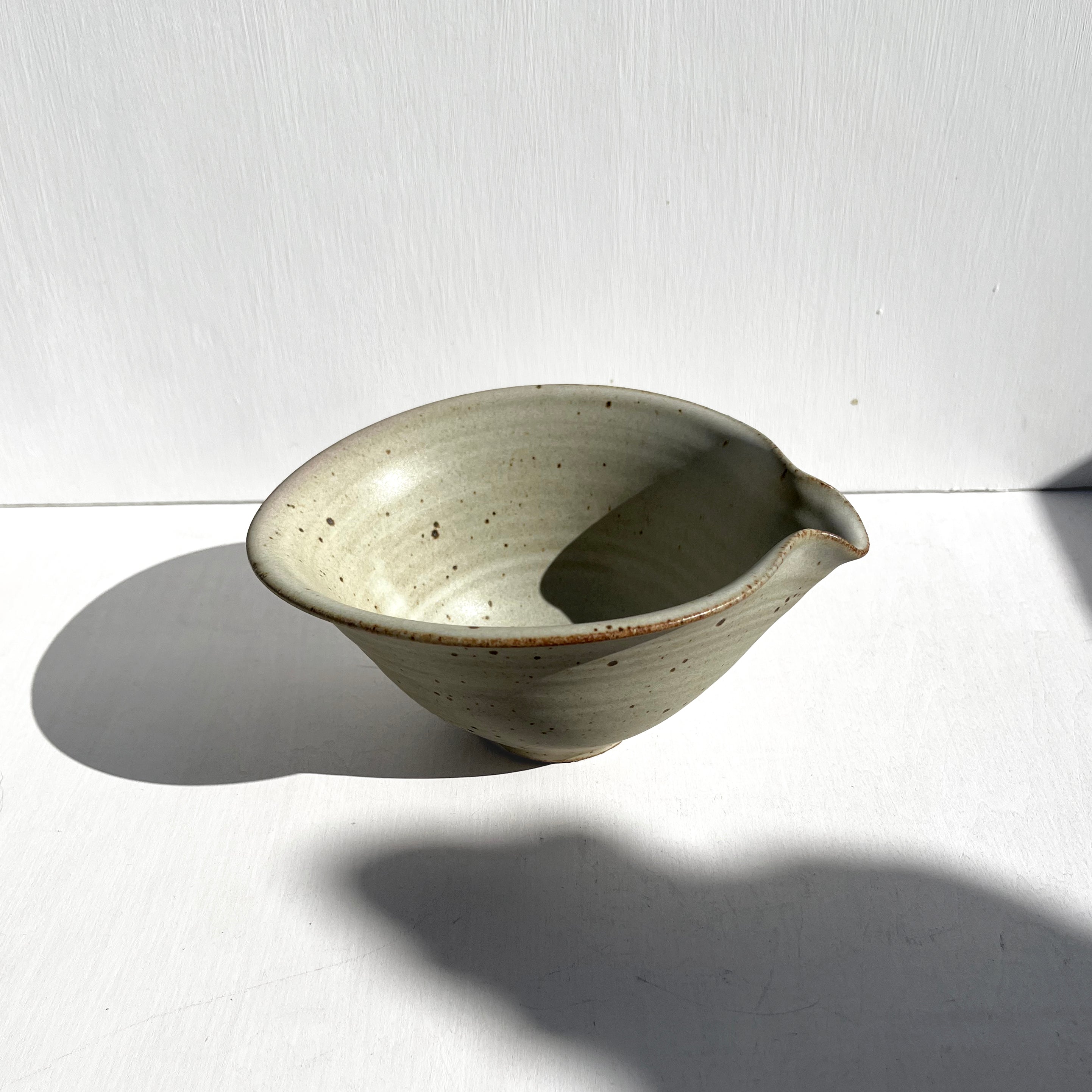 Ivory Speckled Matcha Bowl with Spout