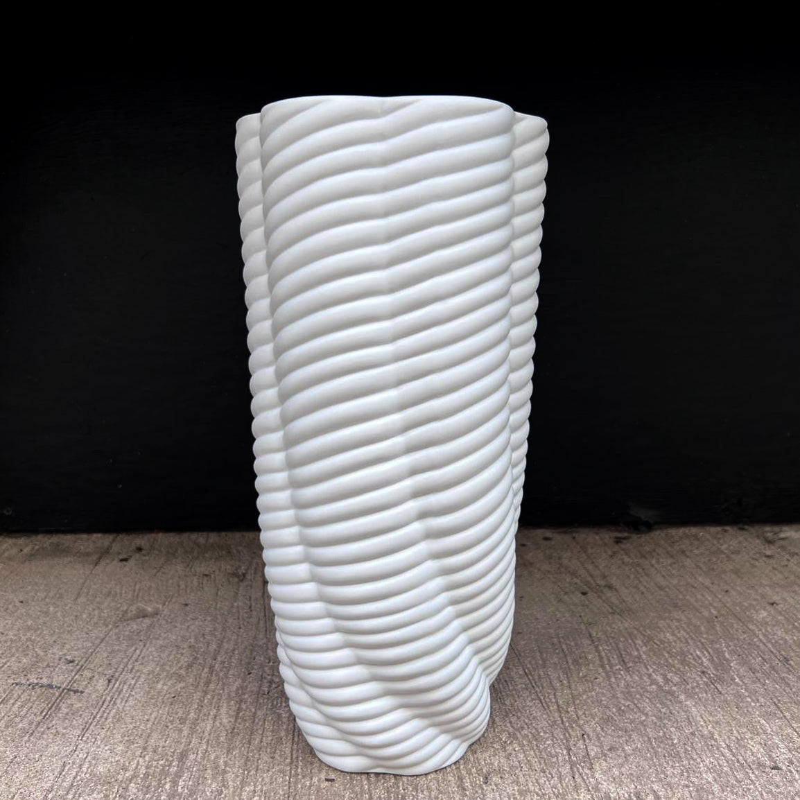 Ripple Porcelain Vase