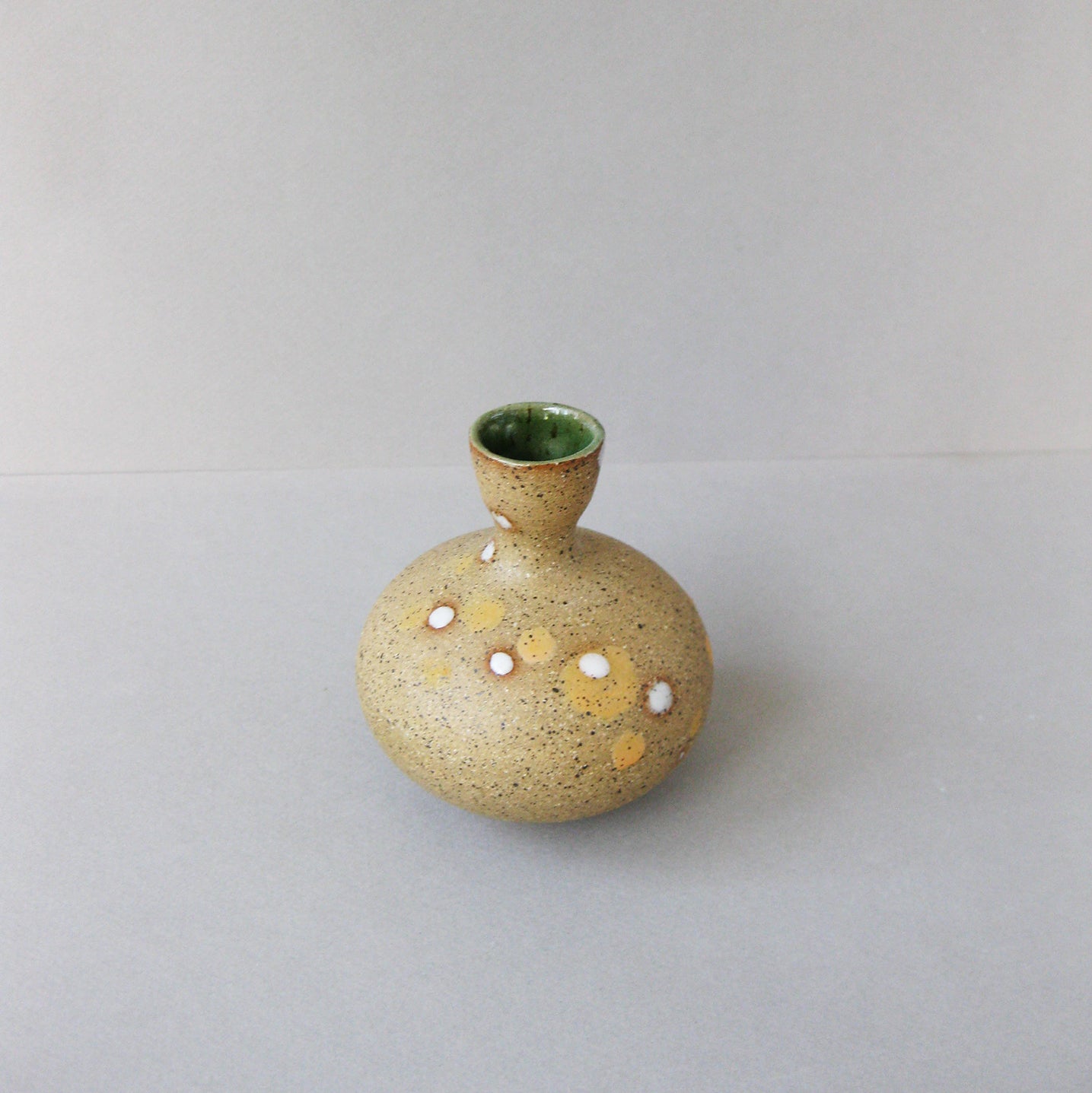 Sand Vase Small by Lai Montesca