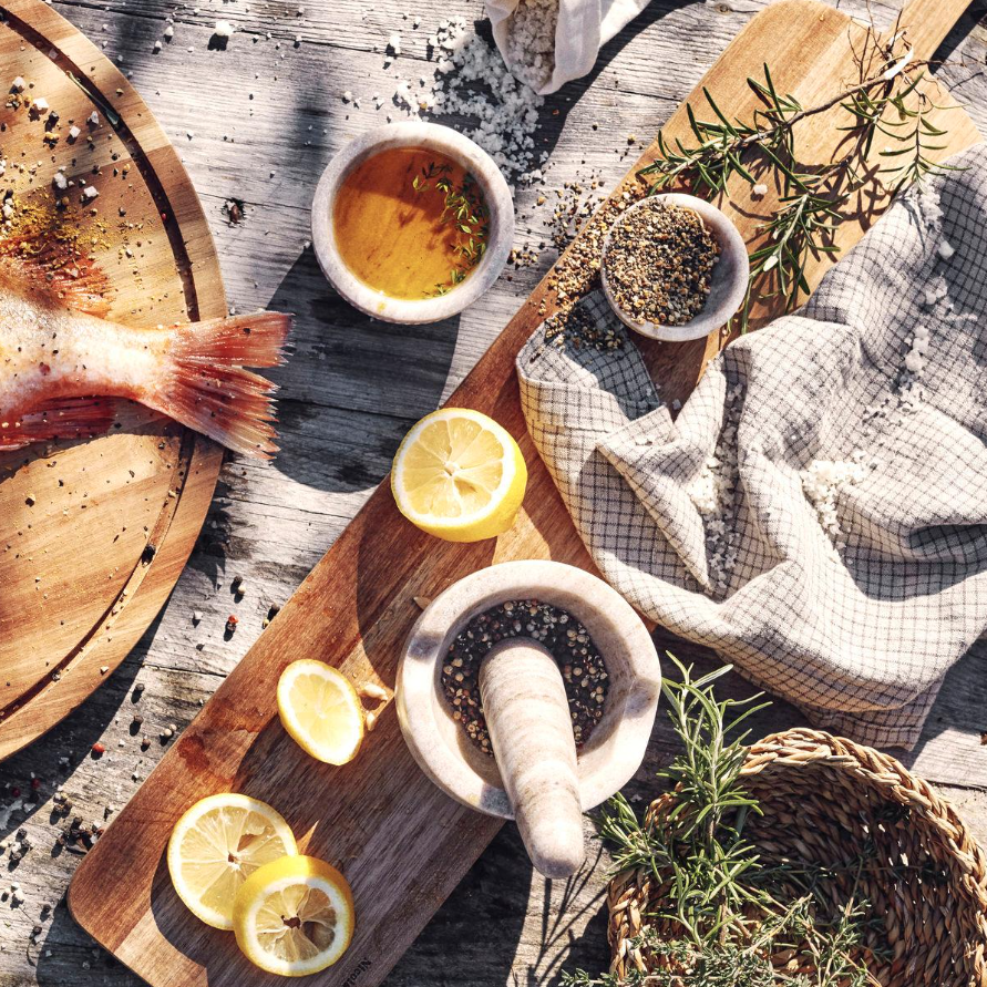 Tapas Cutting Board in Acacia Wood