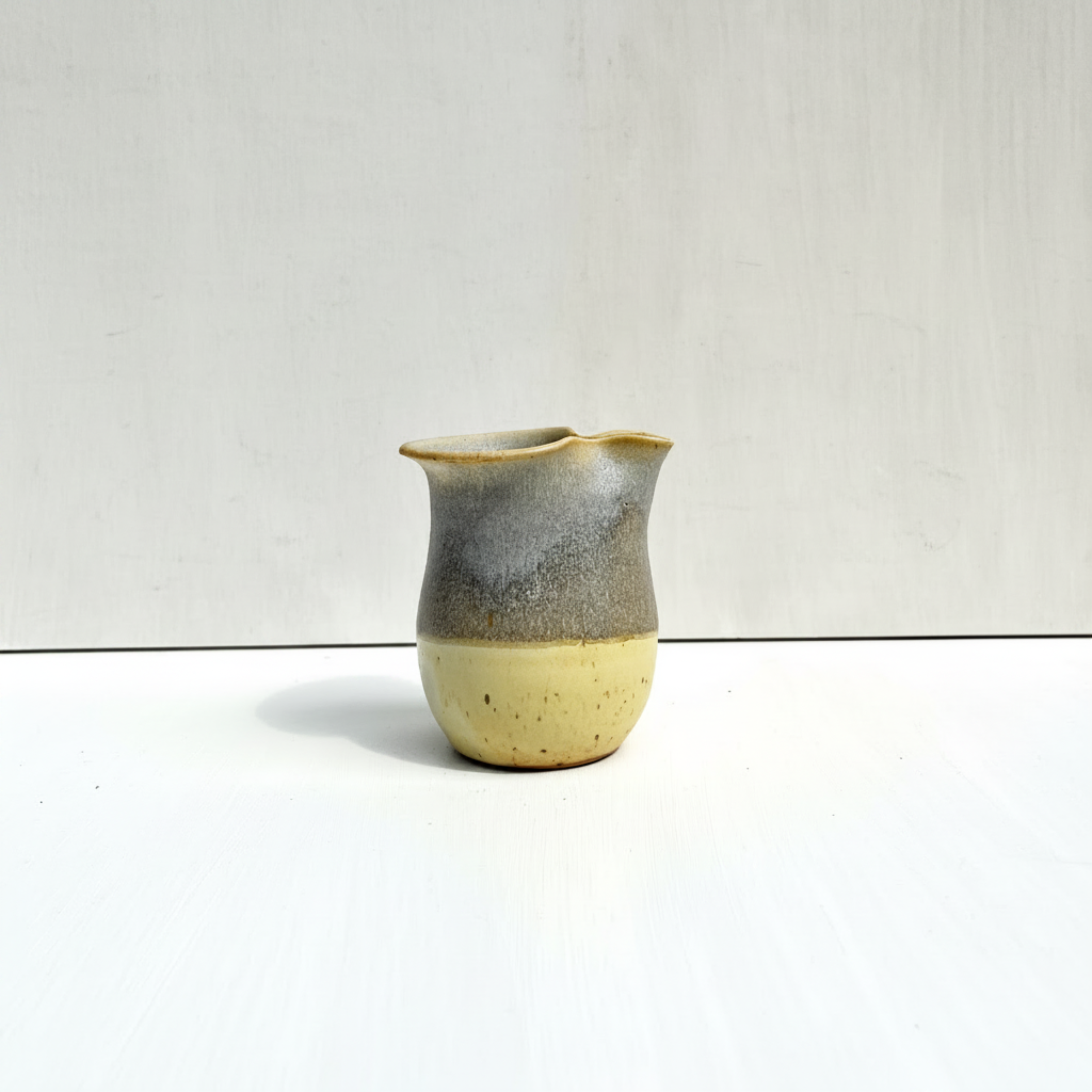Small Pourer, Yellow Stripe