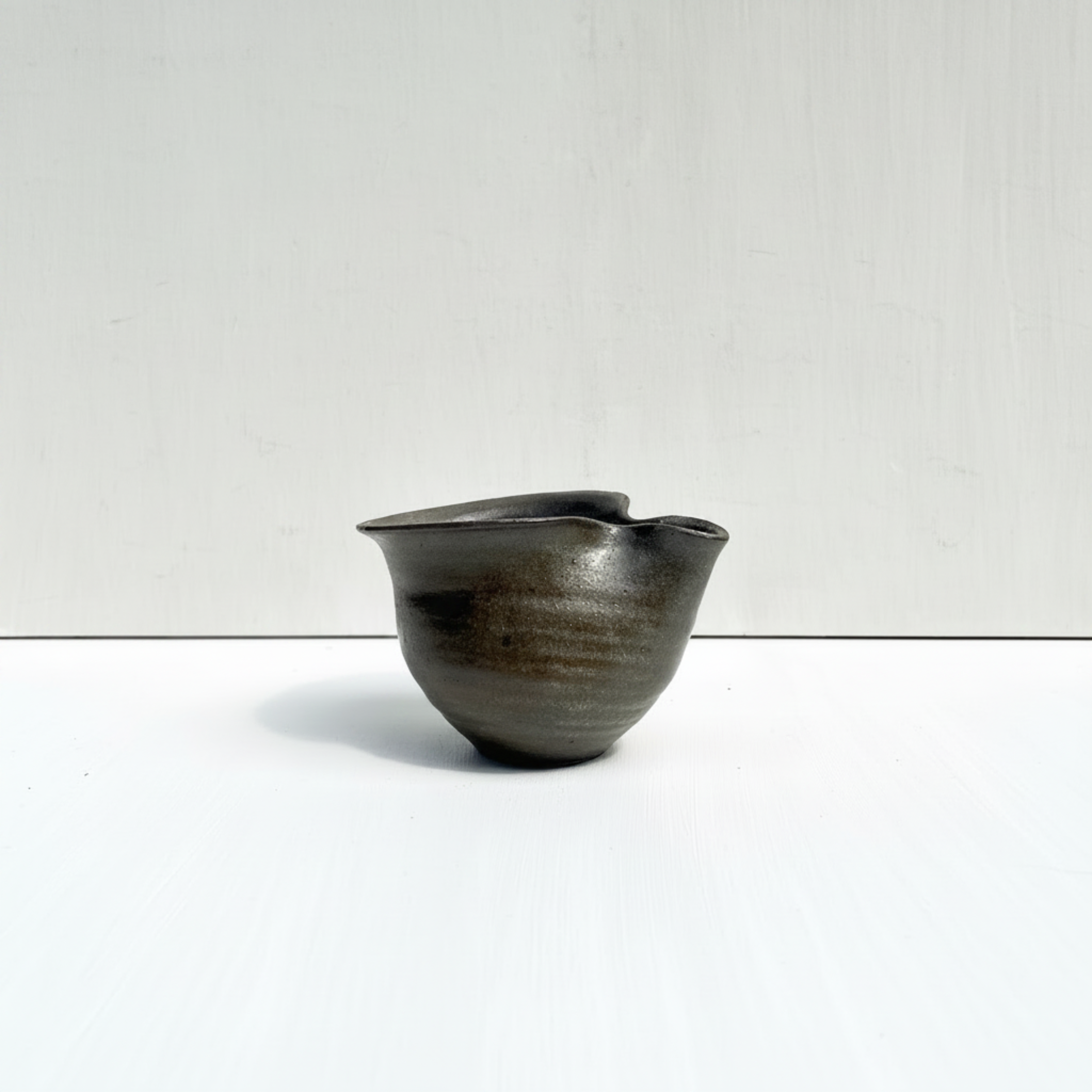 Small Pourer, Brown