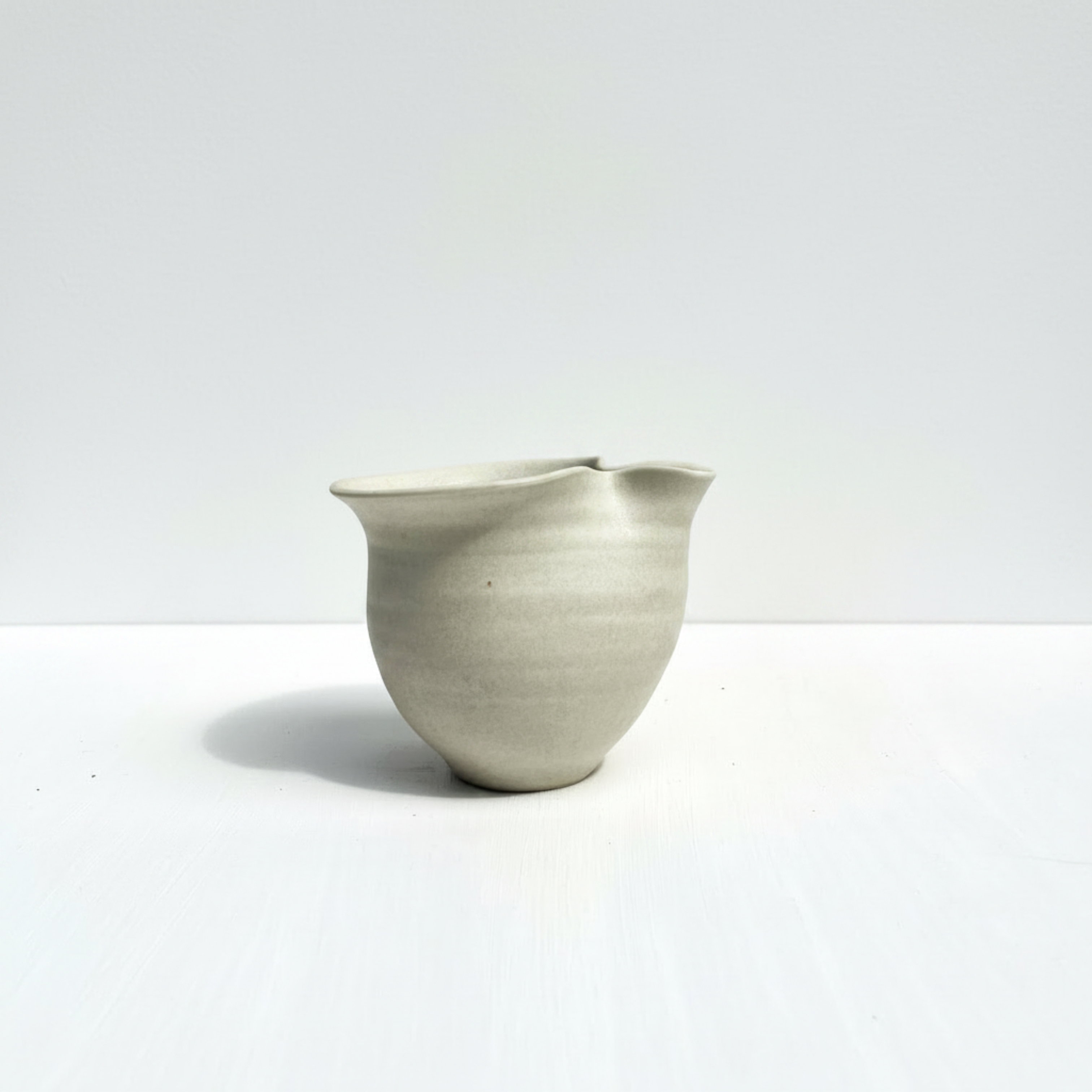 Medium Pourer, Ivory