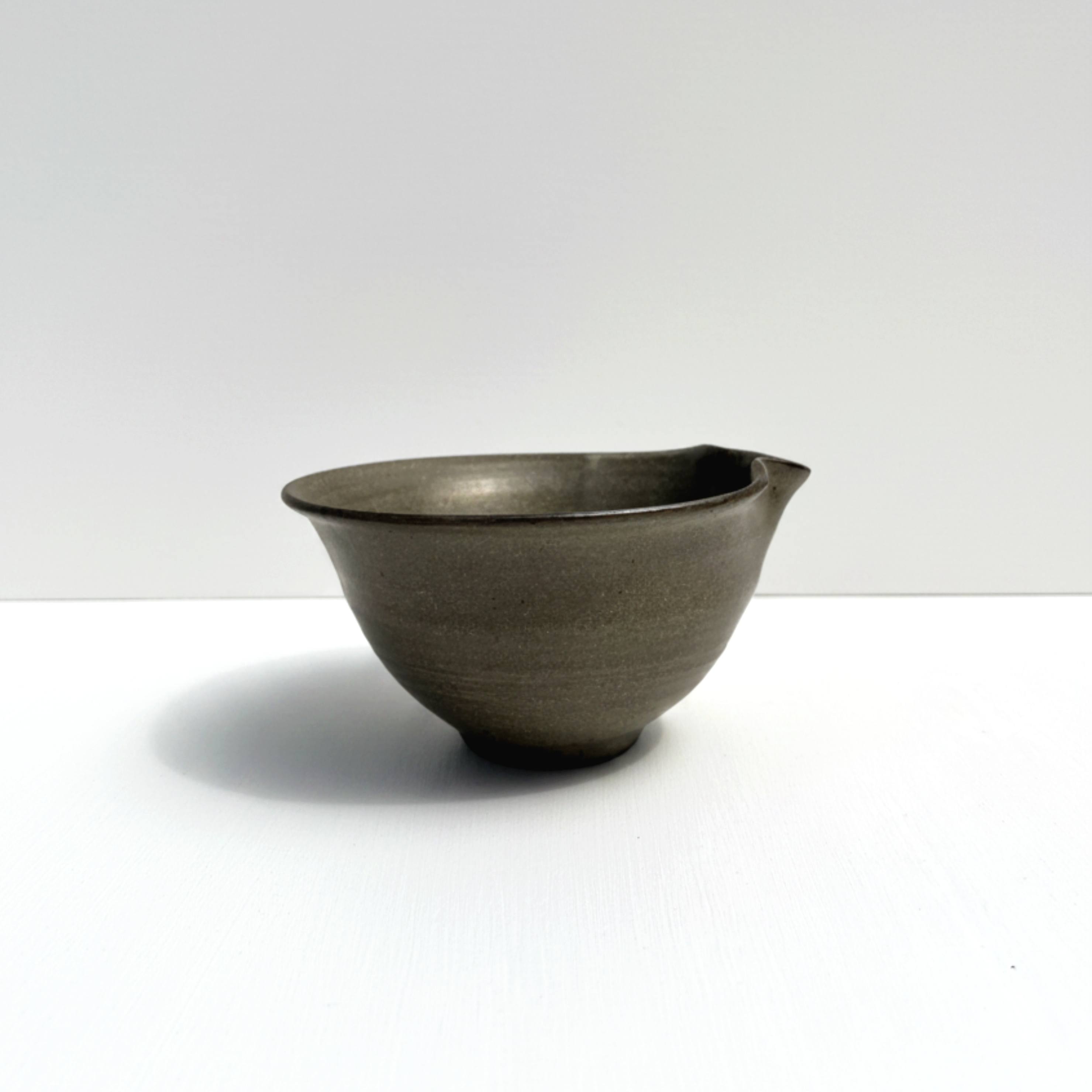 Dark Grey Matcha Bowl with Spout