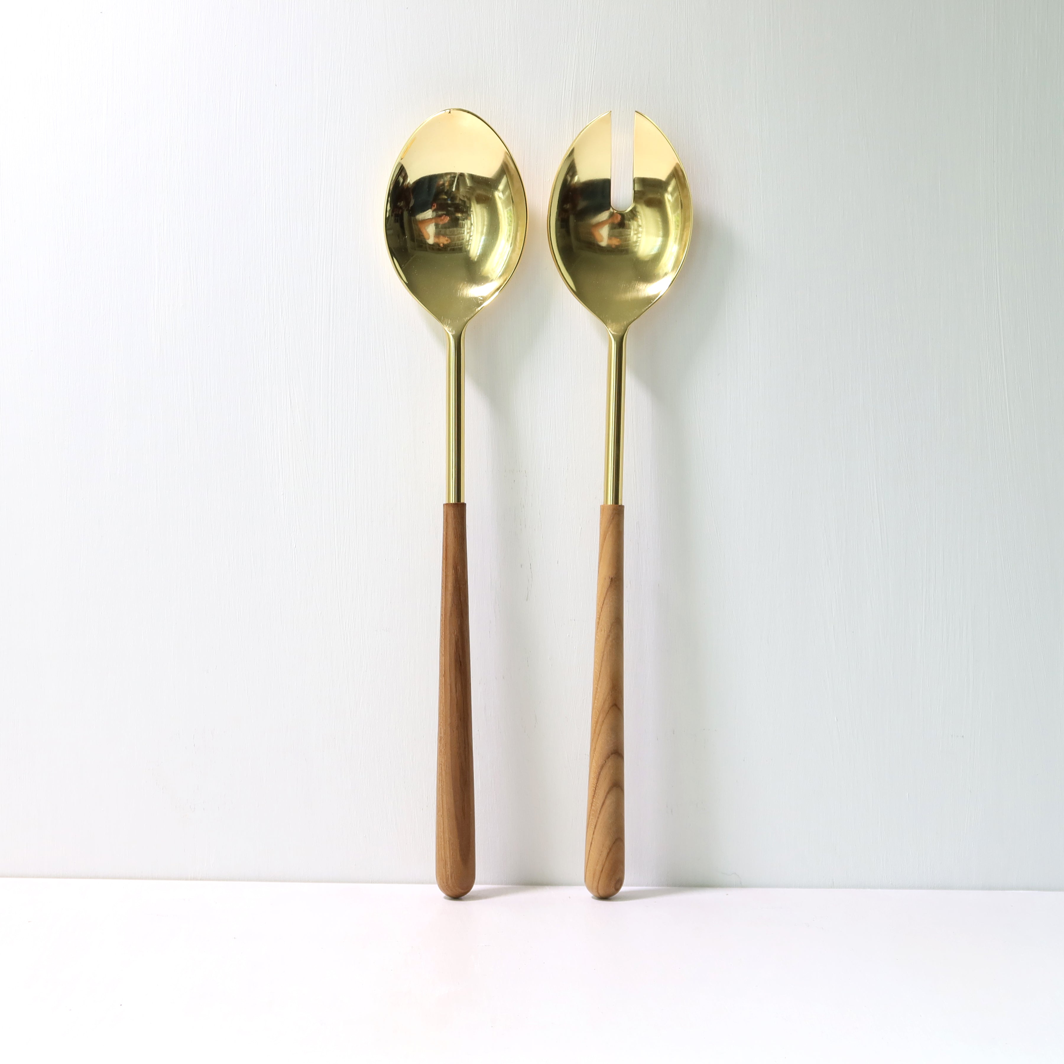 Serving Set in Gold and Wood
