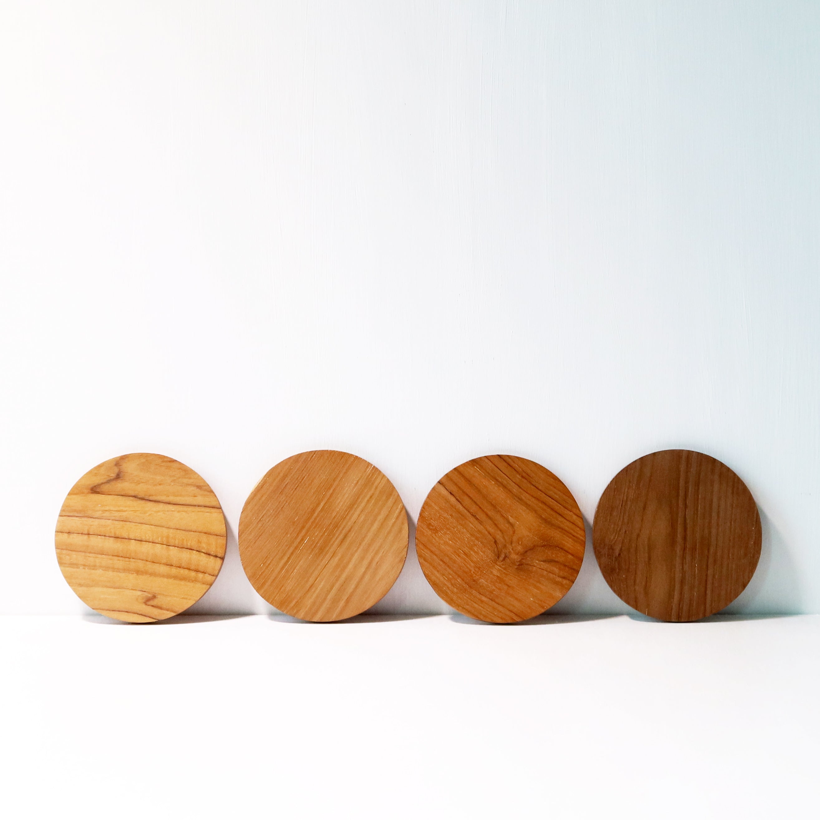 Round Coasters in Teak, Set of 4
