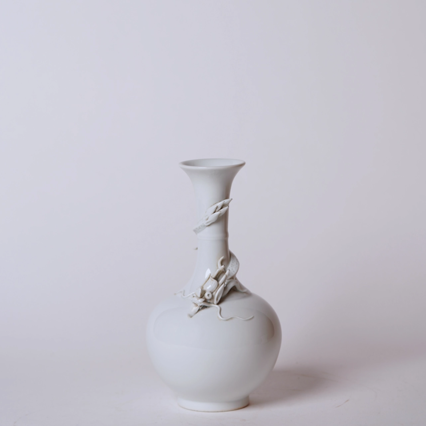 White Porcelain Globe Dragon Vase