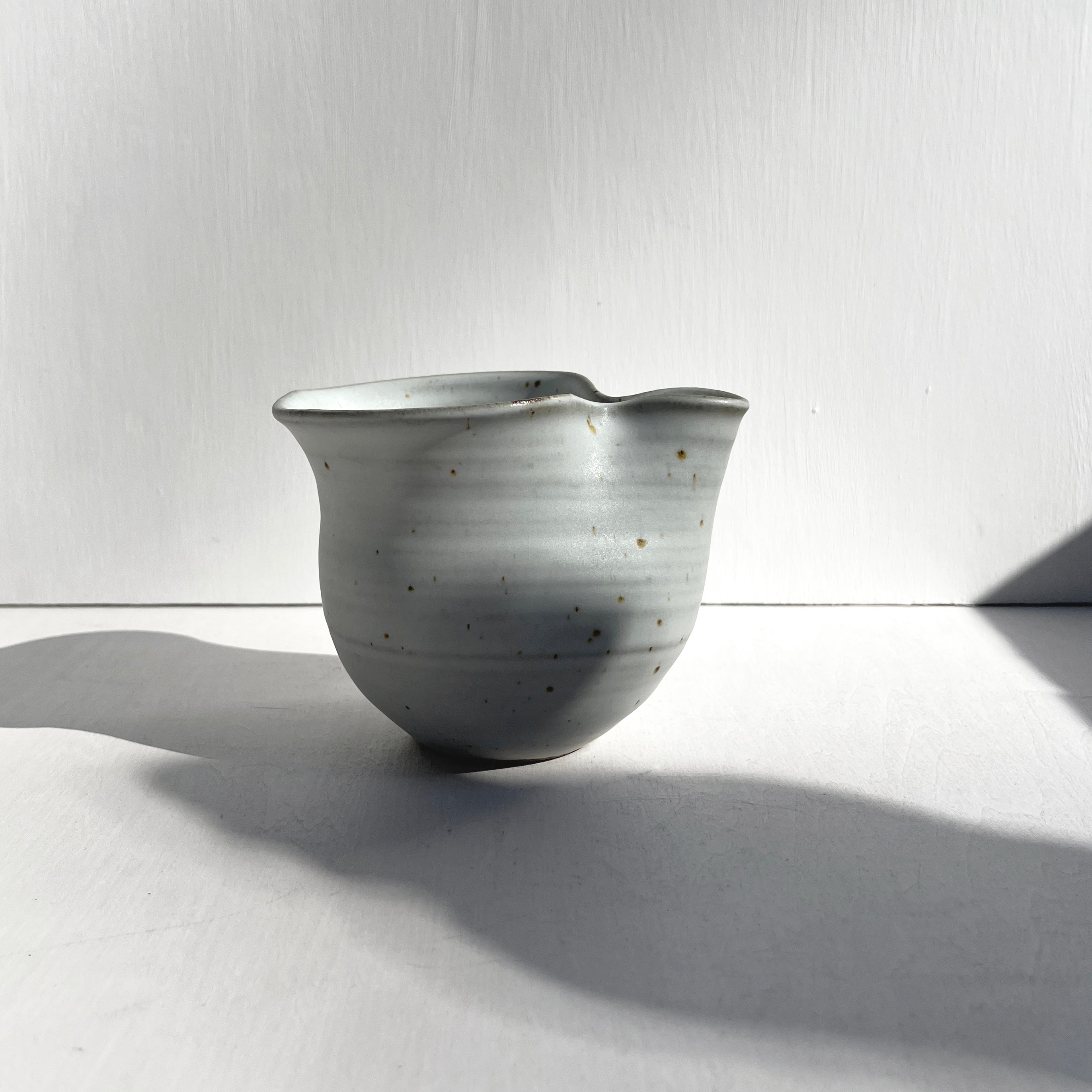 Large Pourer, White