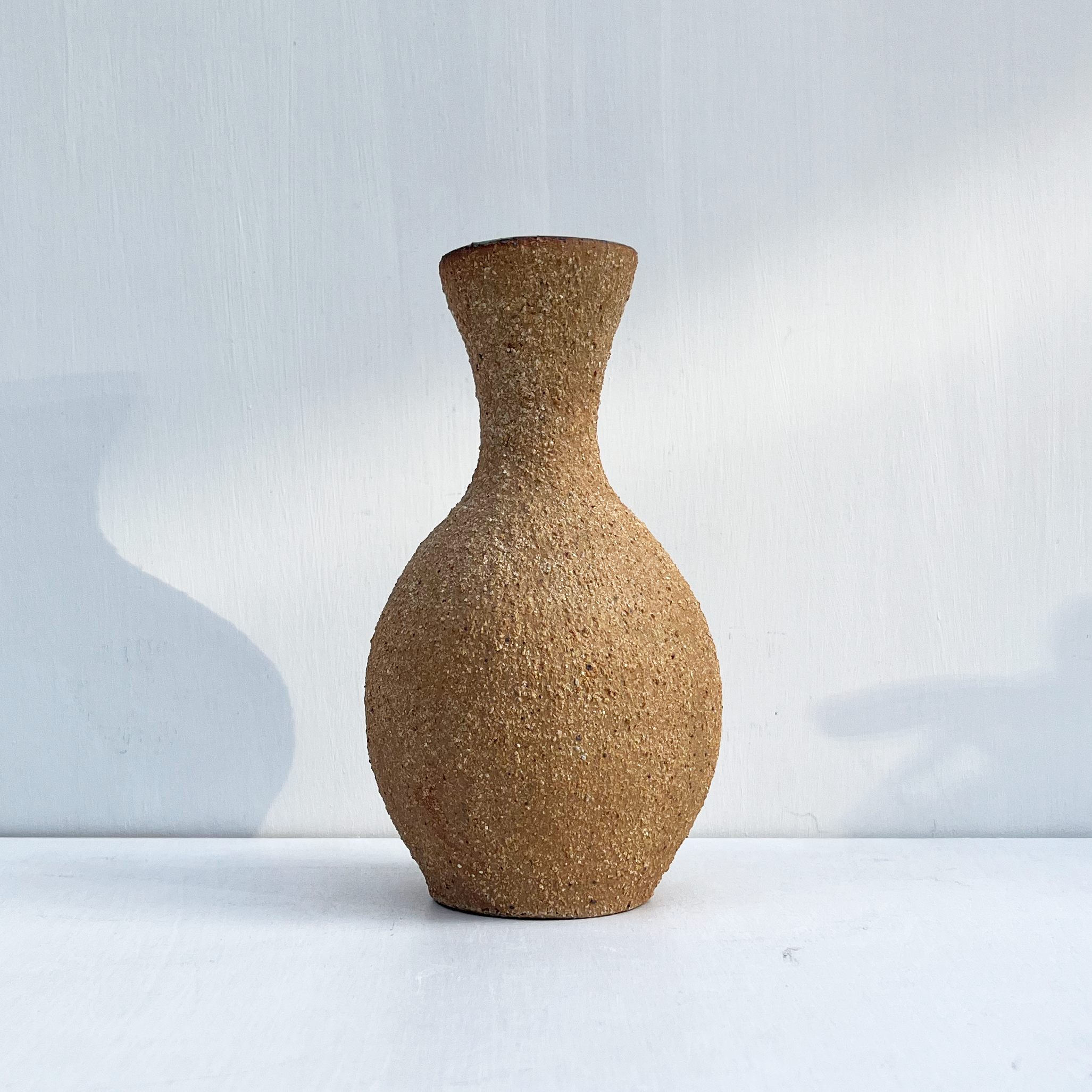 Speckled Vase, Sand