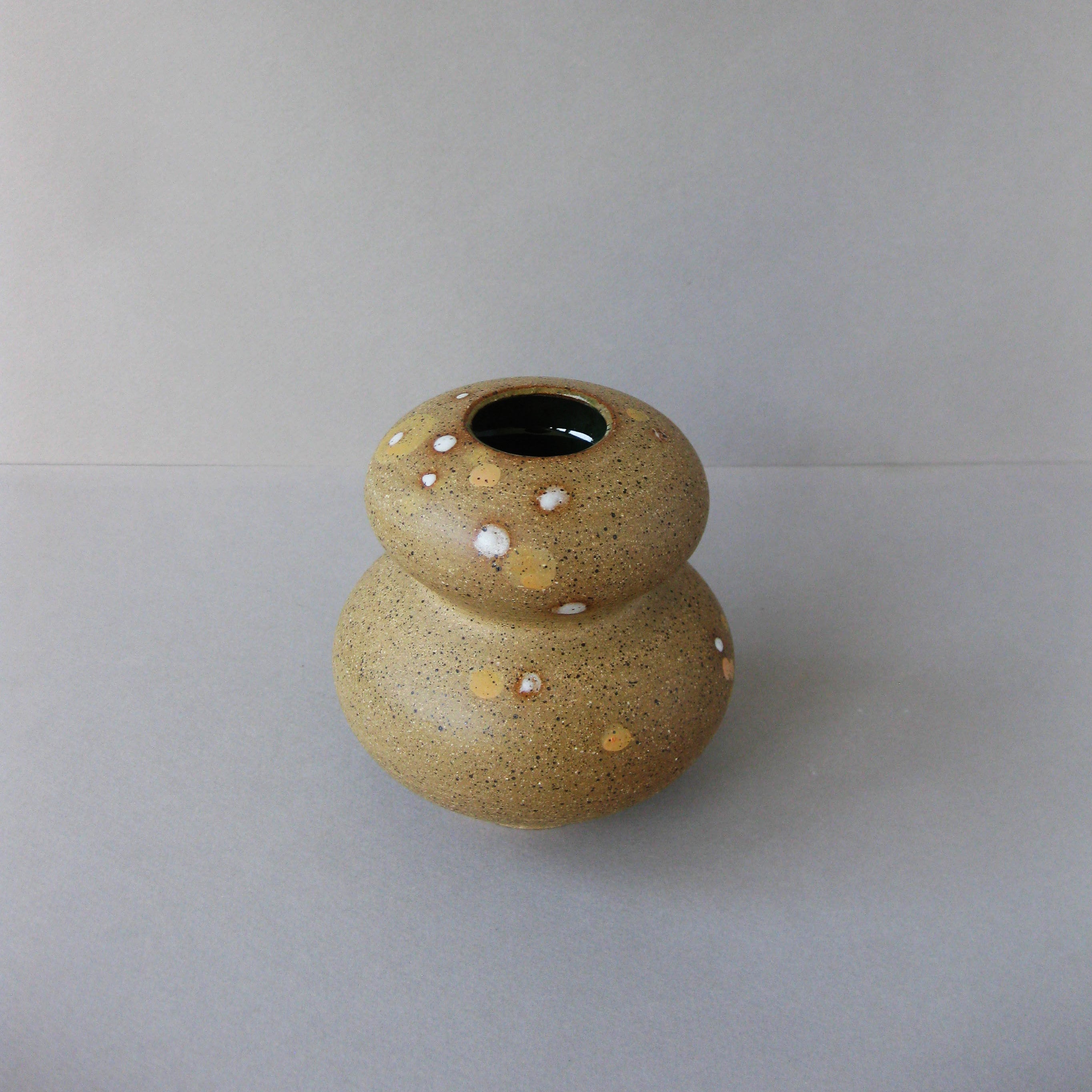 Sand Vase Gourd by Lai Montesca