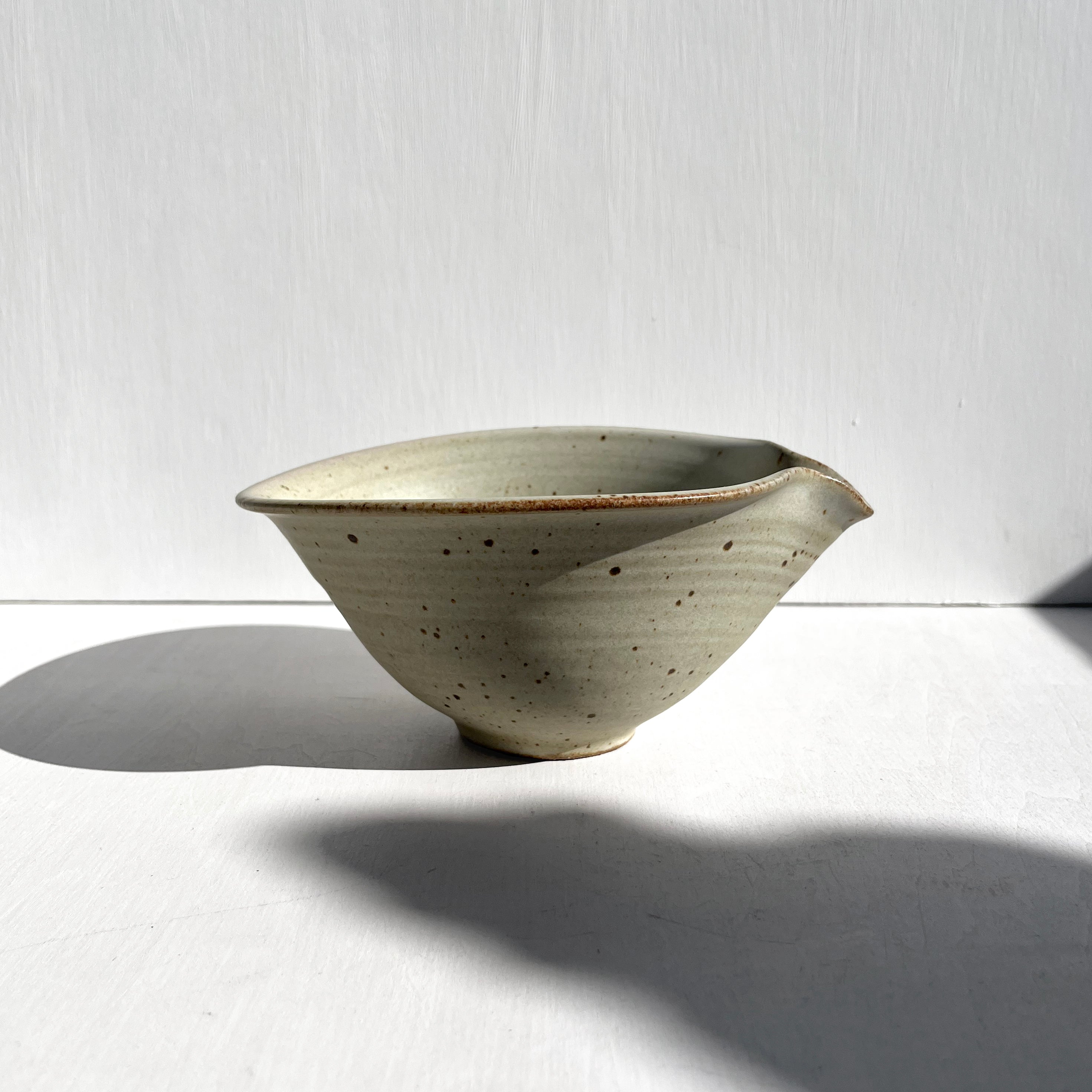 Ivory Speckled Matcha Bowl with Spout