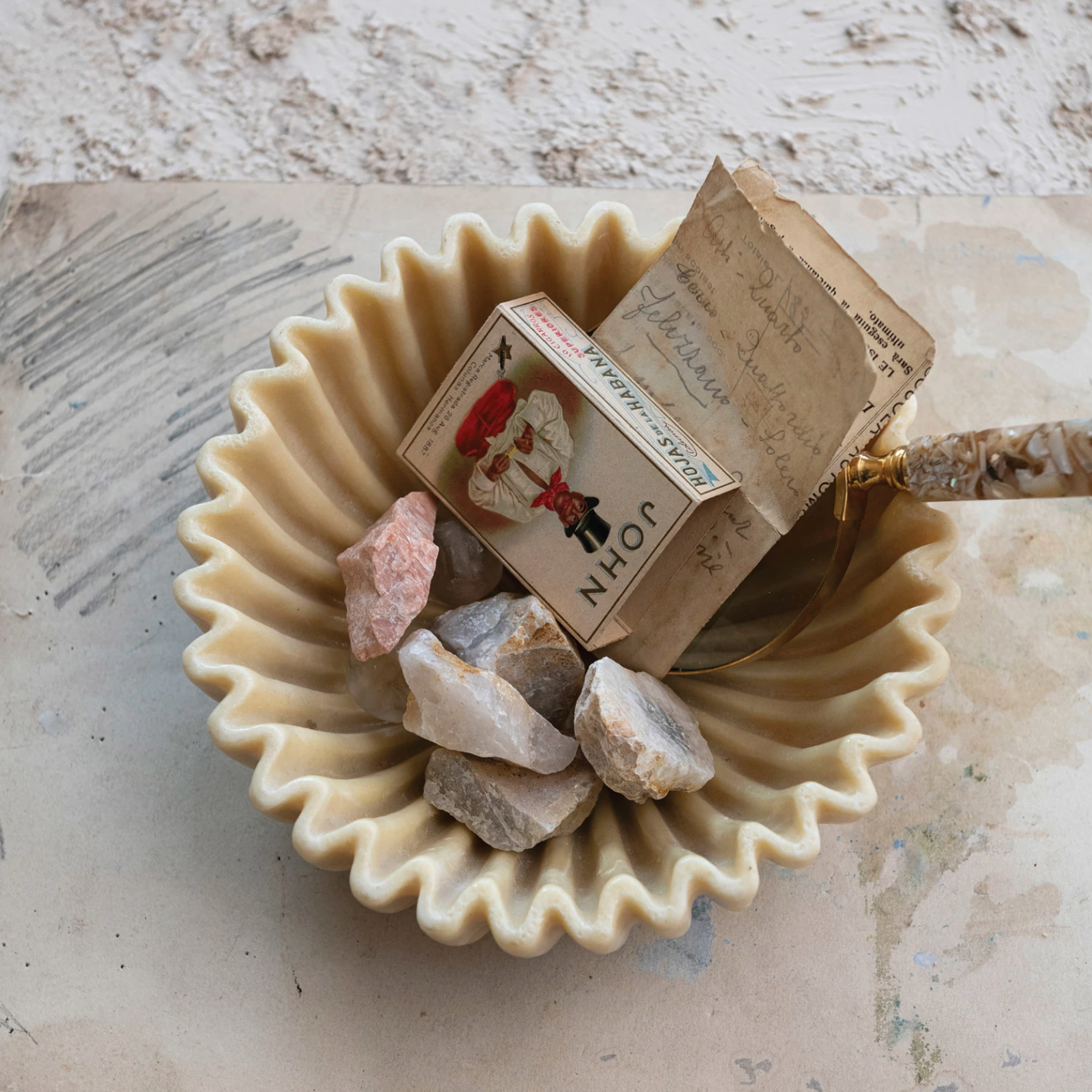 Decorative Resin Pleated Bowl