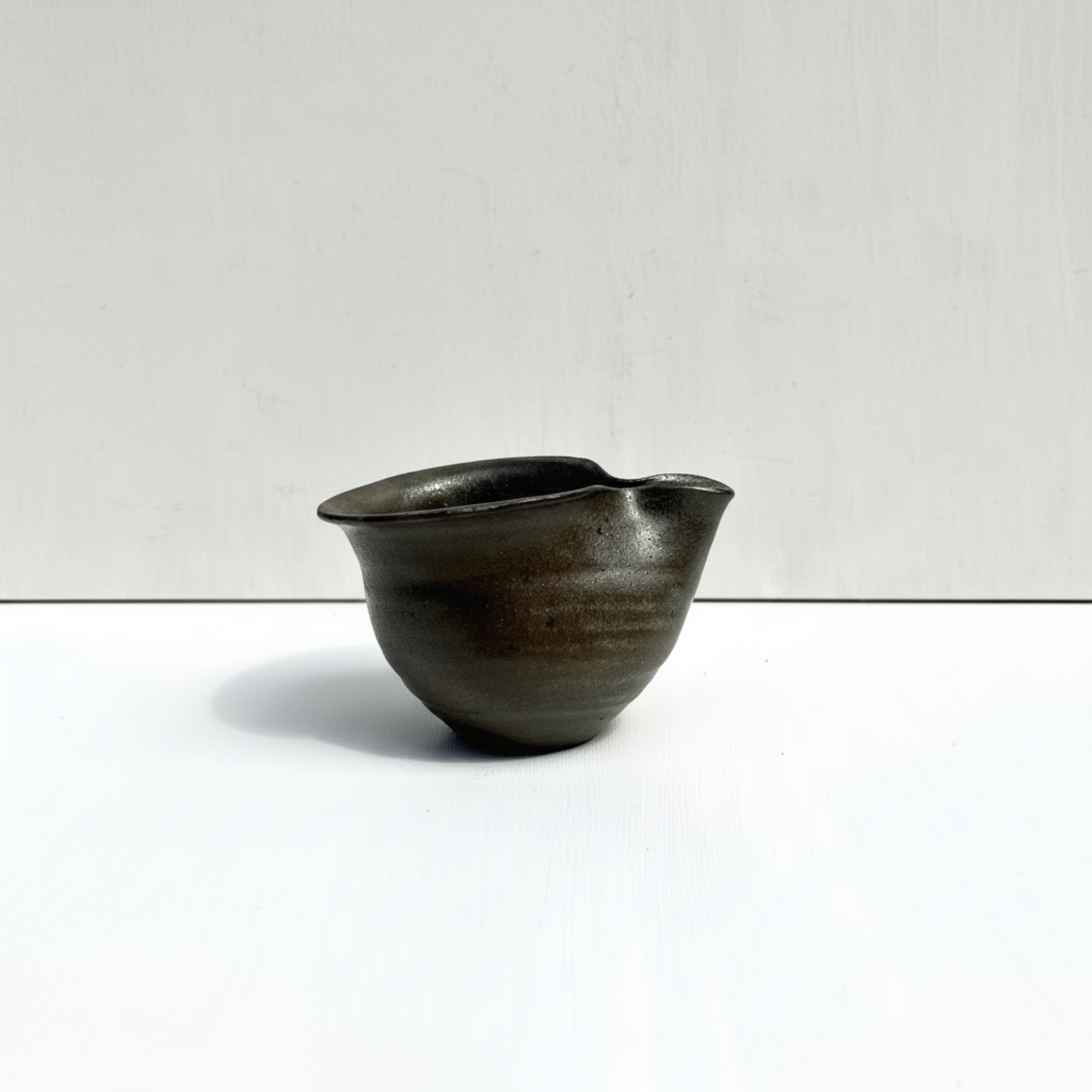 Small Pourer, Brown