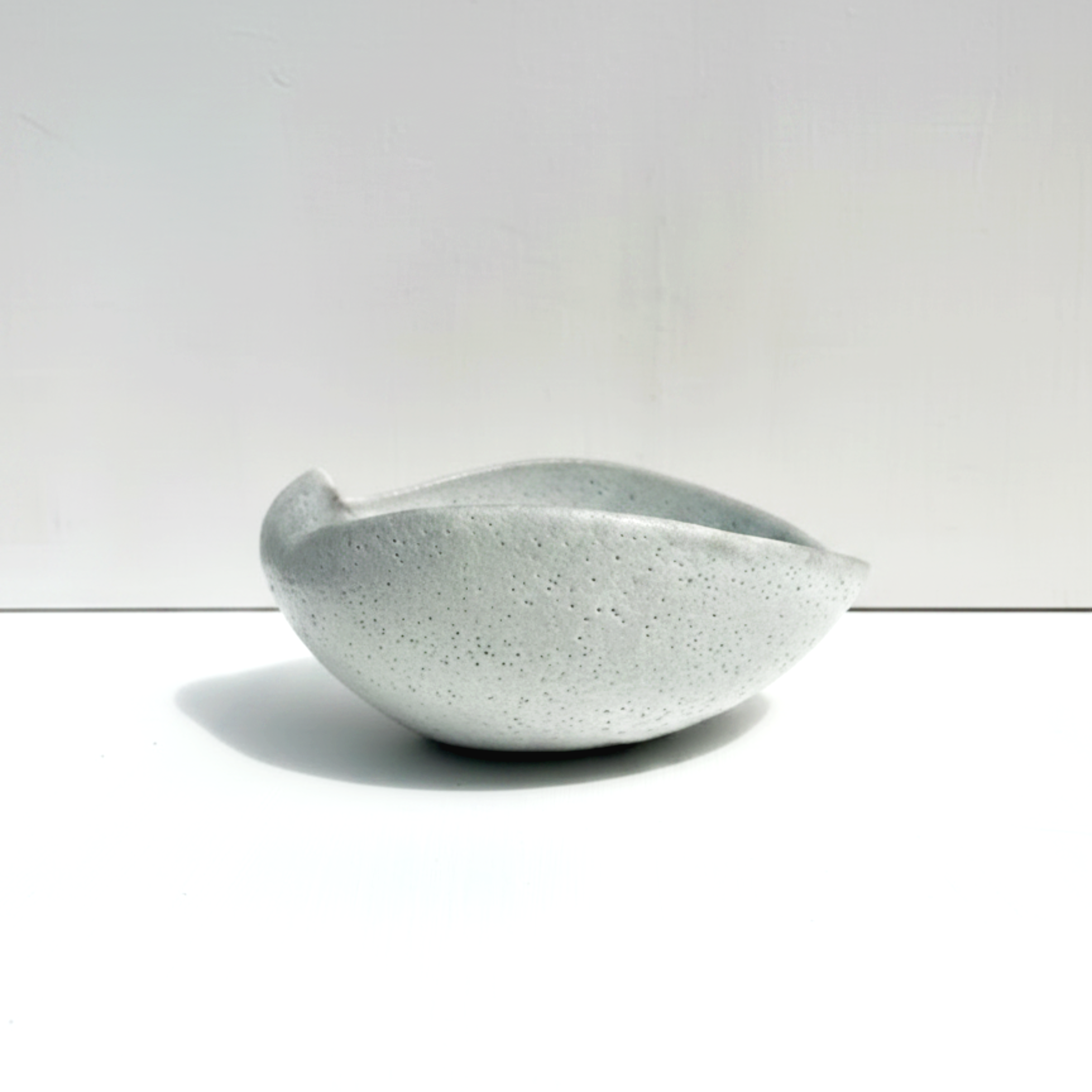 White Shell Gloss Bowl, Medium