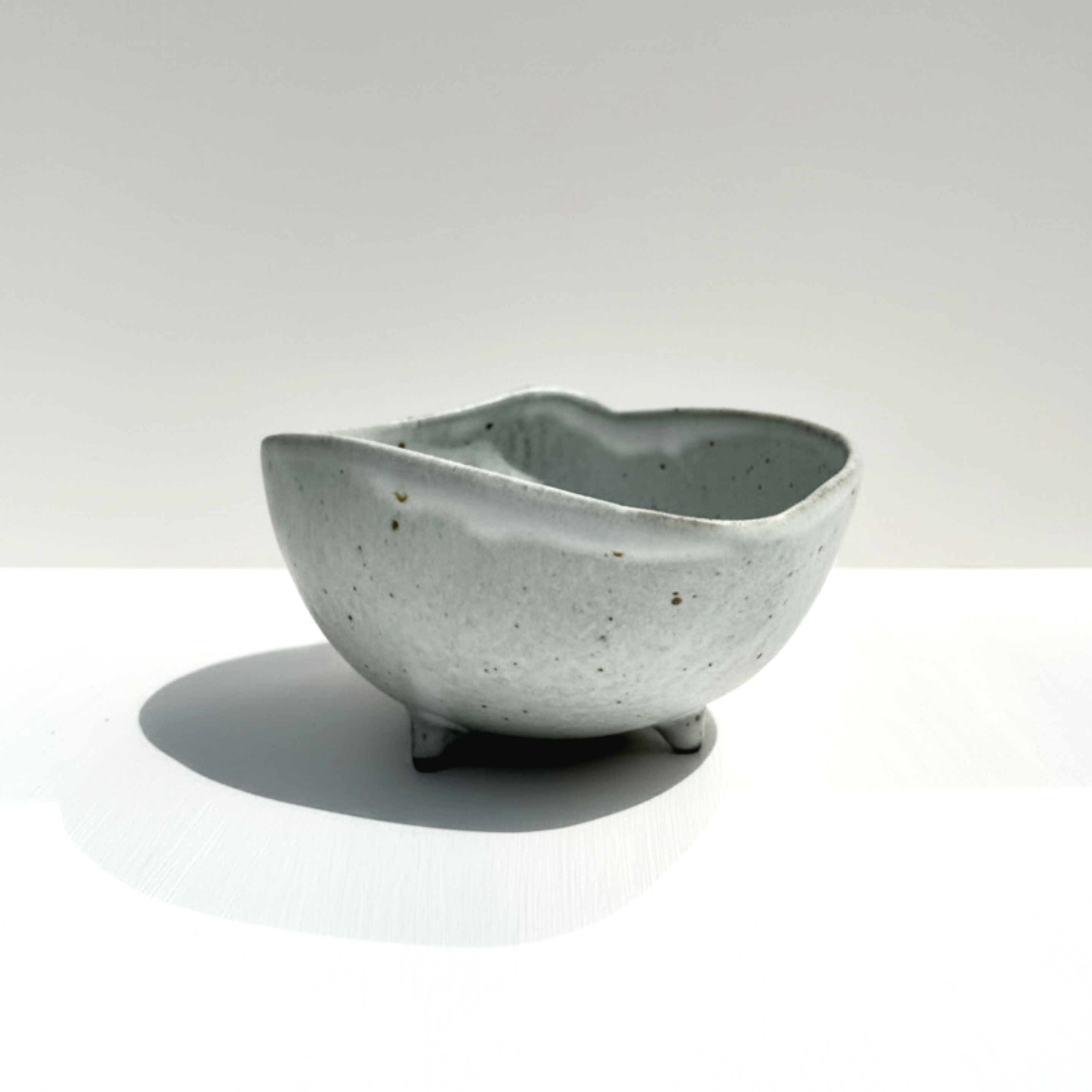 White Footed Shell Bowl, Medium