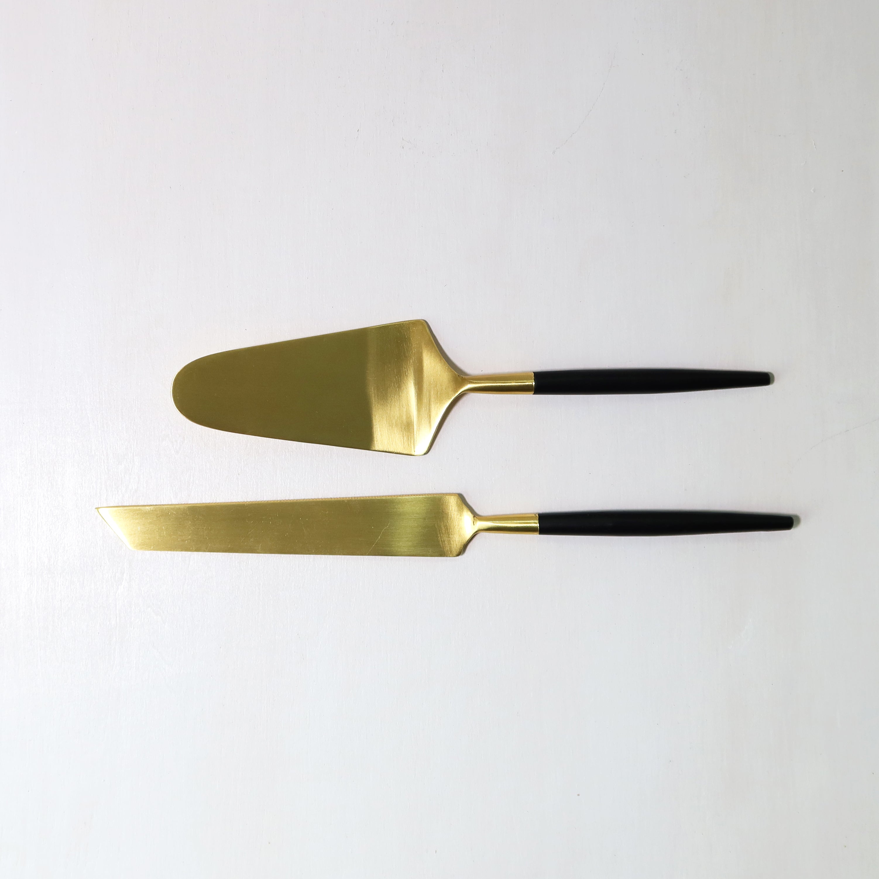 Cake Servers in Gold and Black