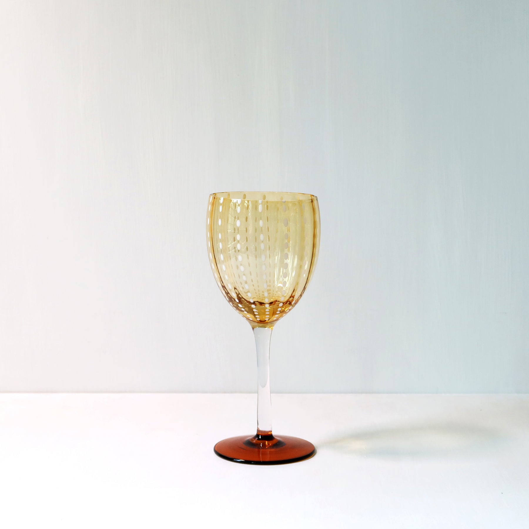 Perle Wine Glass