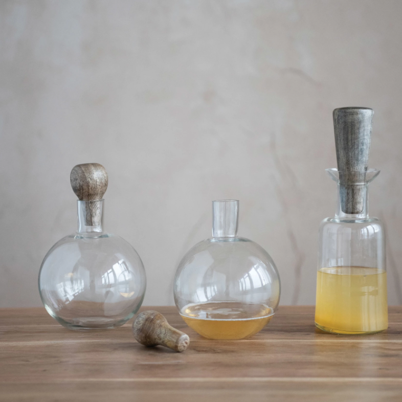 Round Glass Decanter with Mango Wood
