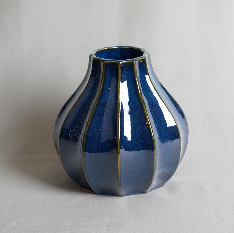 Tamara Vase in Ink by Thomas O'Brien